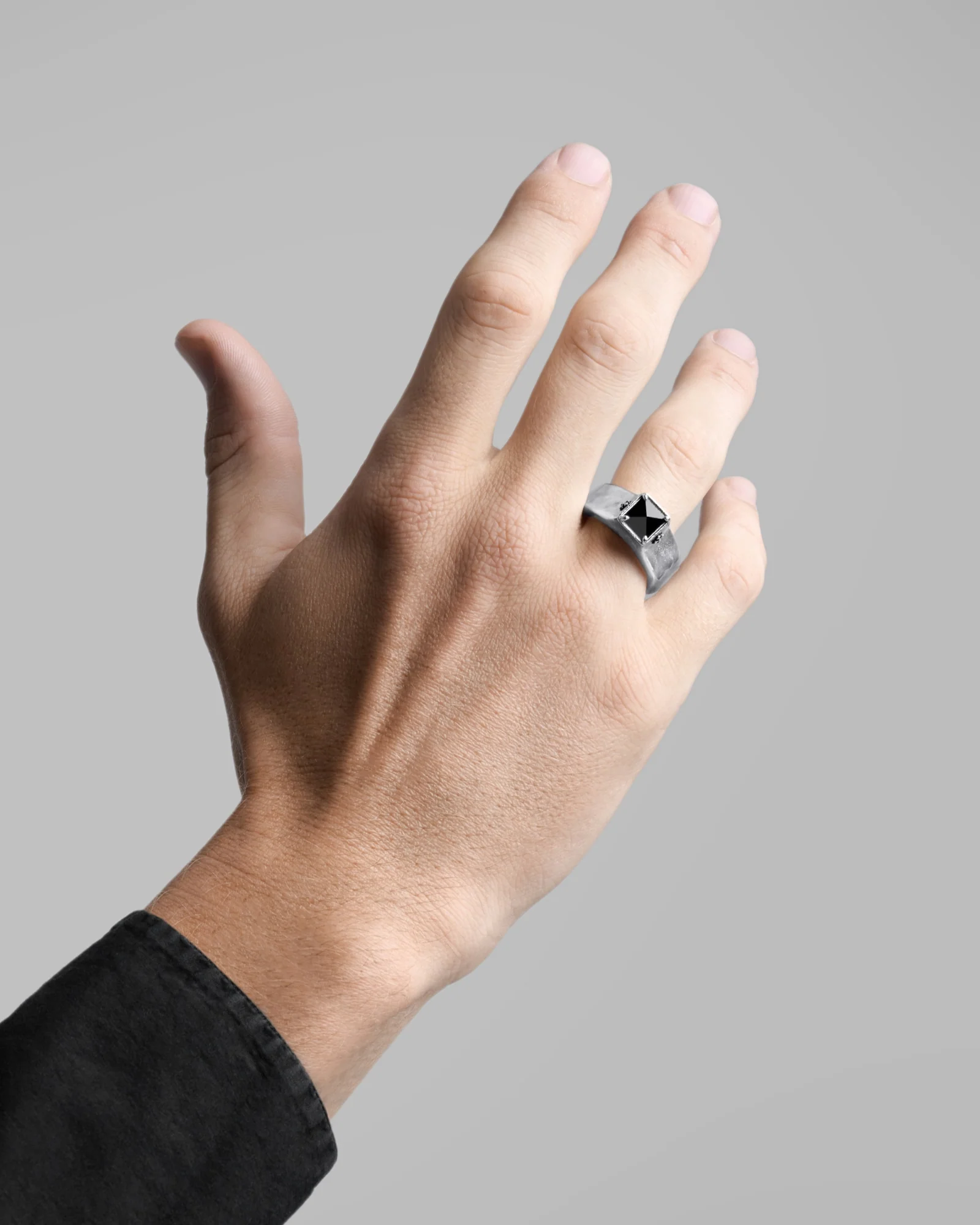 BLACK CASTLE Ring - Image 5