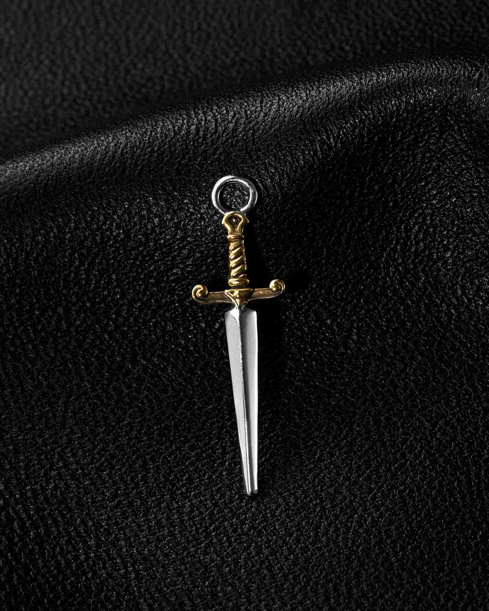 Carmine Charm - Image 8