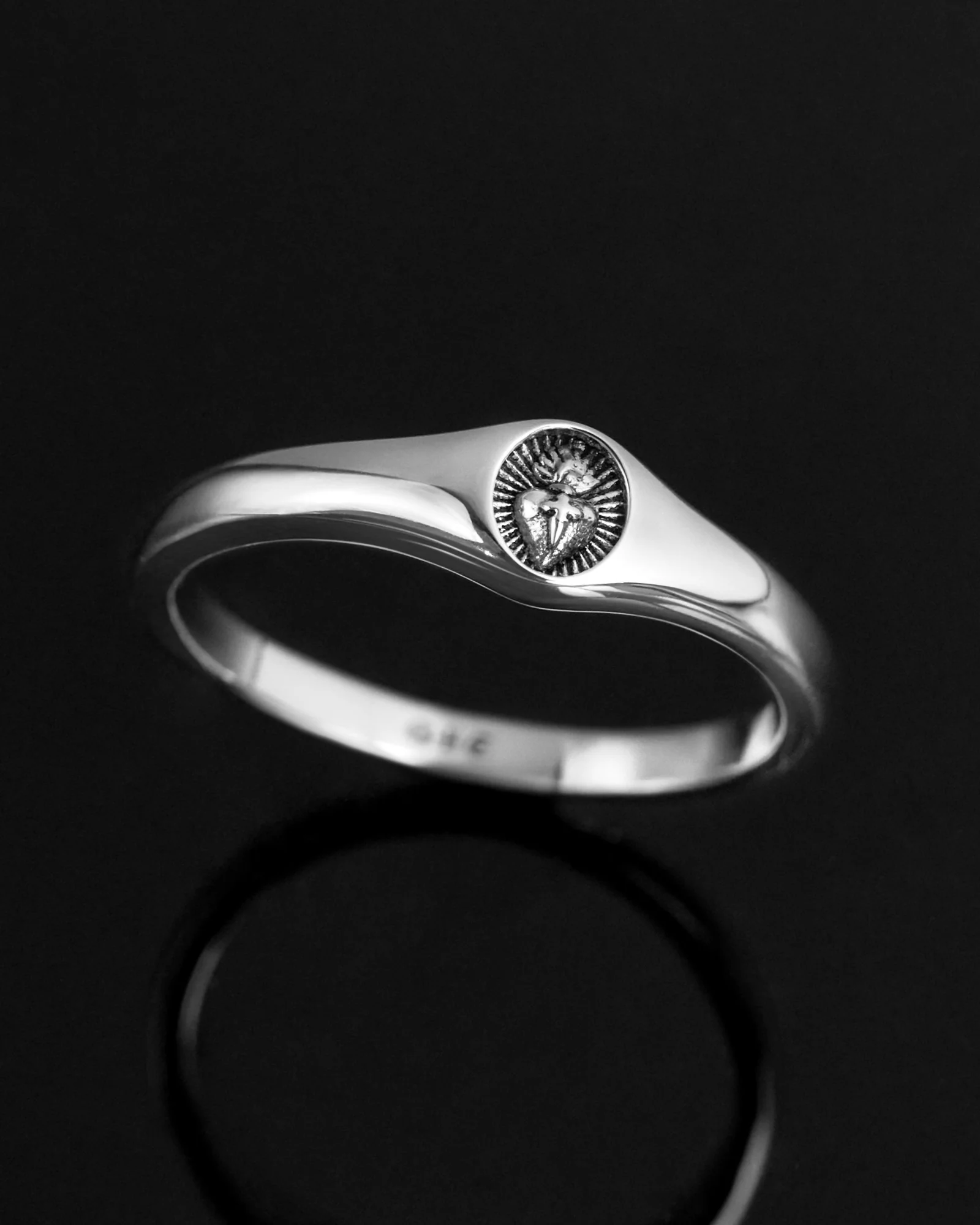 The Sacrament Mini Ring - Image 4