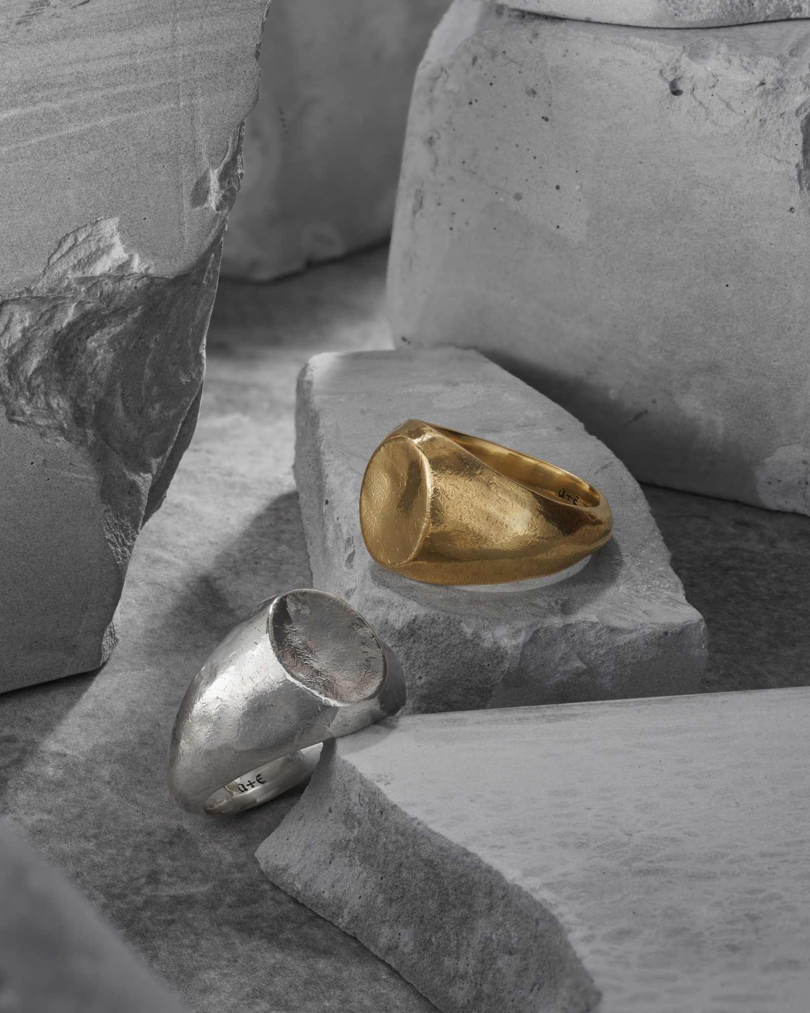 Ode Signet Ring - Image 5