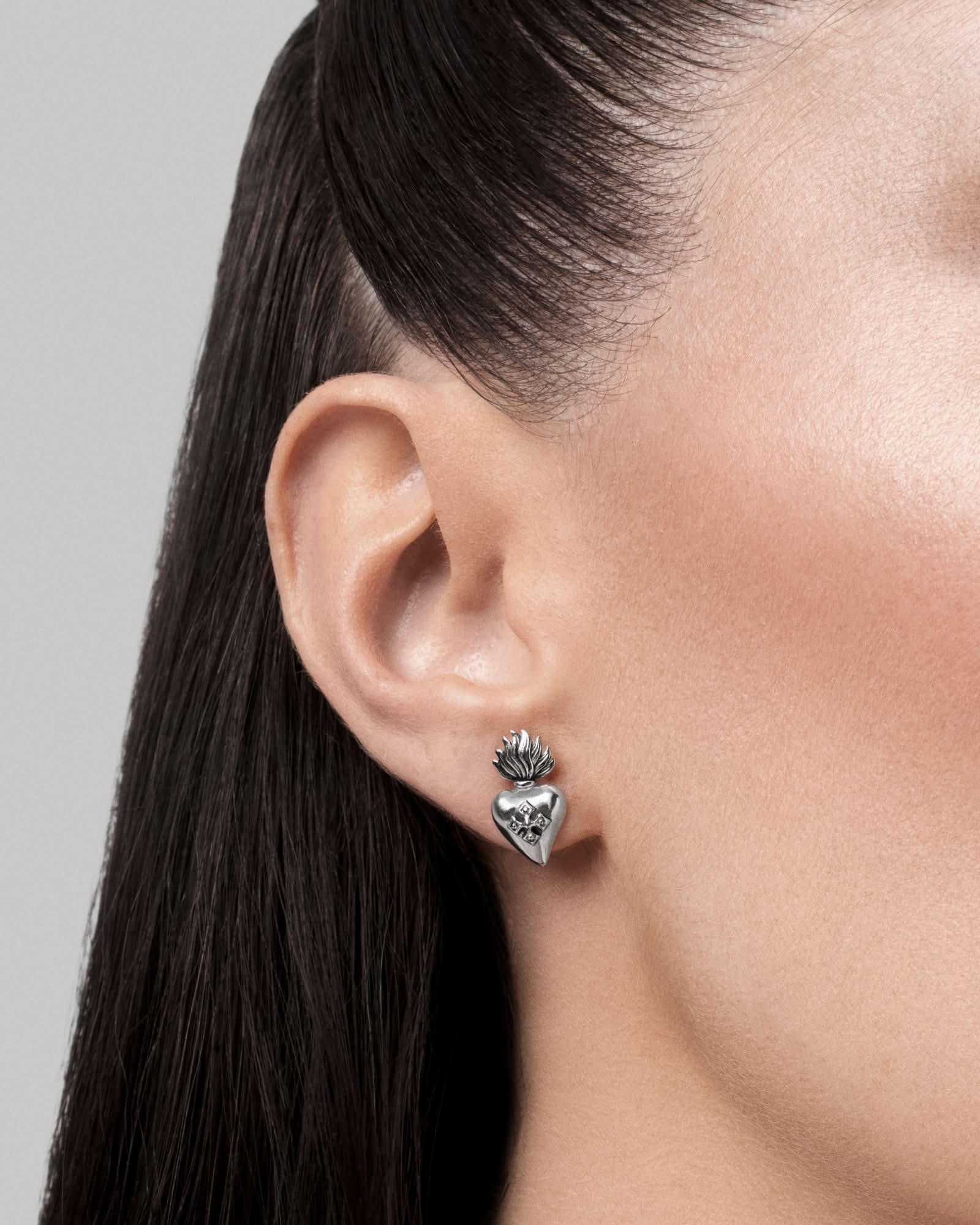 Sacred Heart stud earrings - 925 silver - Image 2