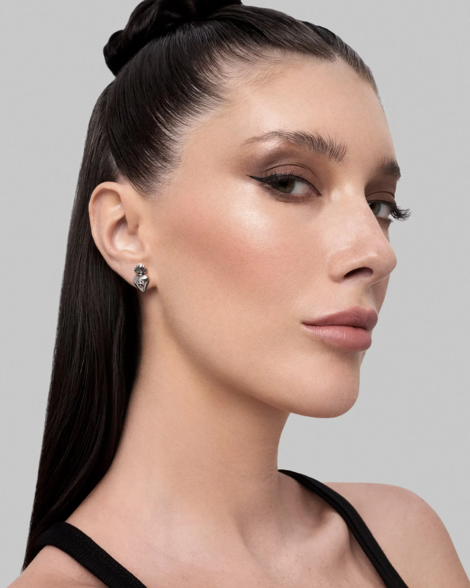 Sacred Heart stud earrings - 925 silver - Image 3