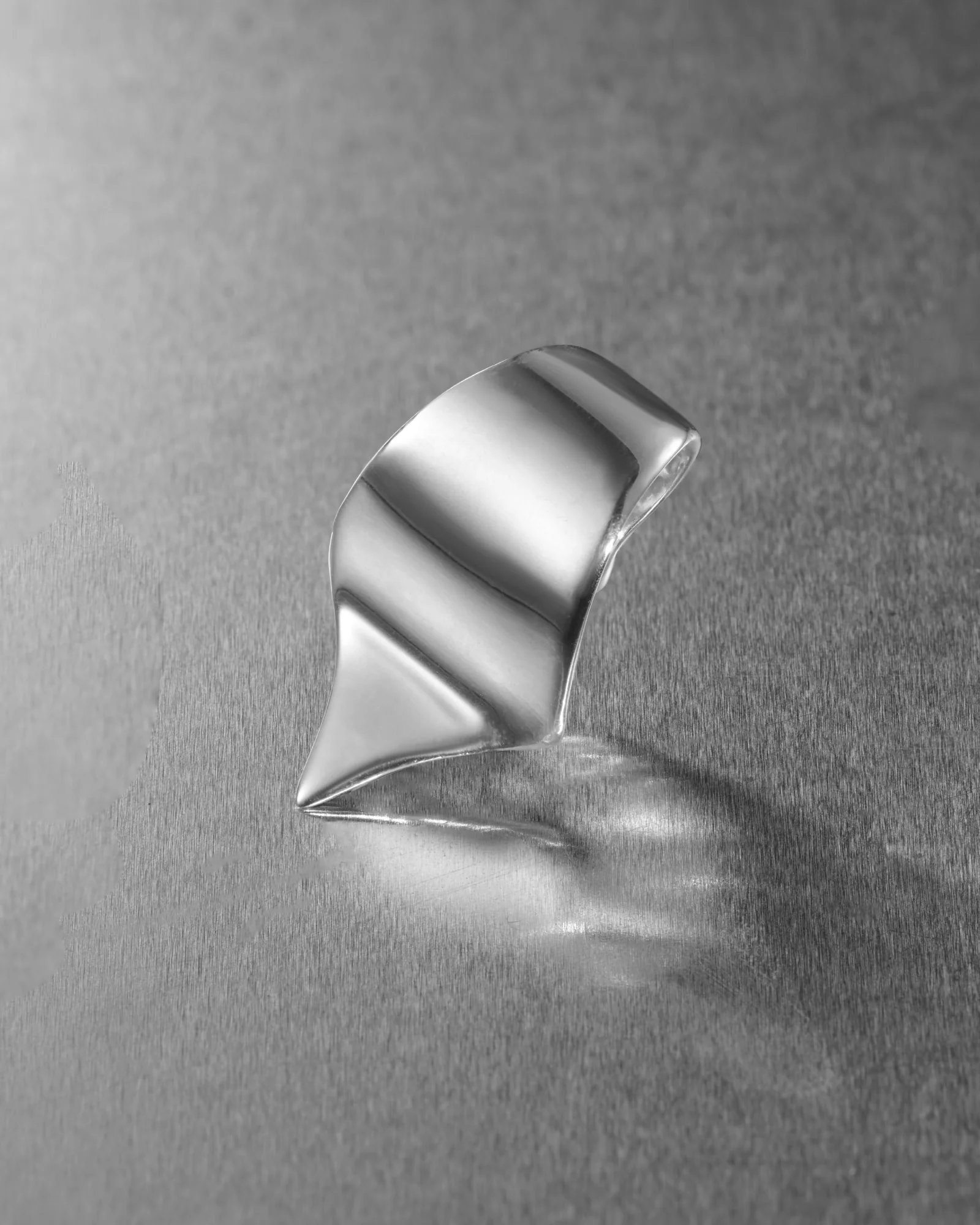 Void Lip Cuff - Image 5